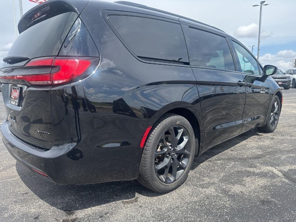 used 2025 Chrysler Pacifica car, priced at $38,731