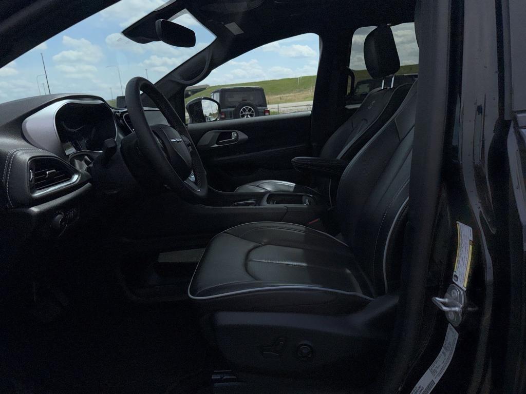 used 2025 Chrysler Pacifica car, priced at $38,731