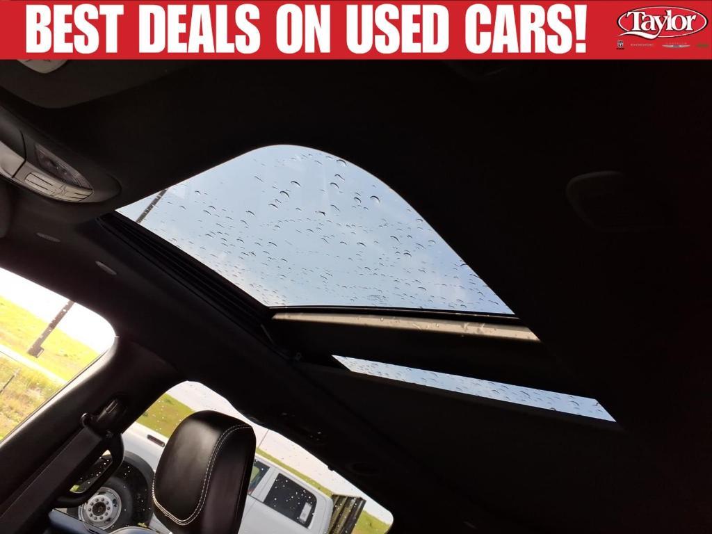 used 2025 Chrysler Pacifica car, priced at $38,302
