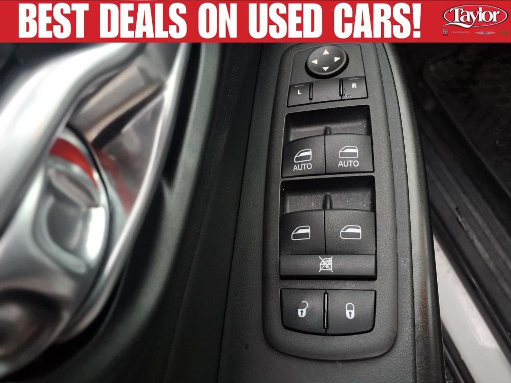 used 2022 Jeep Cherokee car, priced at $28,002