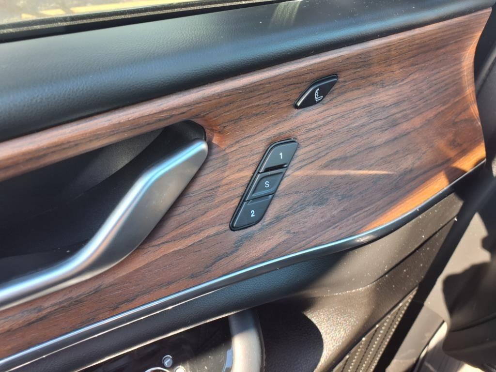 used 2023 Jeep Grand Cherokee L car, priced at $45,553