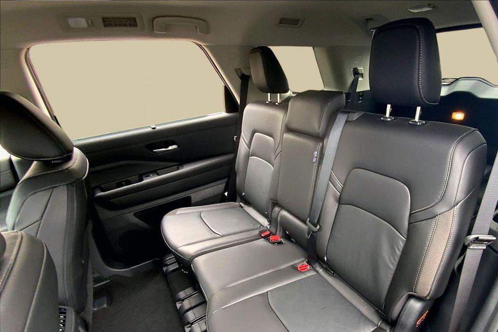 new 2025 Nissan Pathfinder car, priced at $34,860