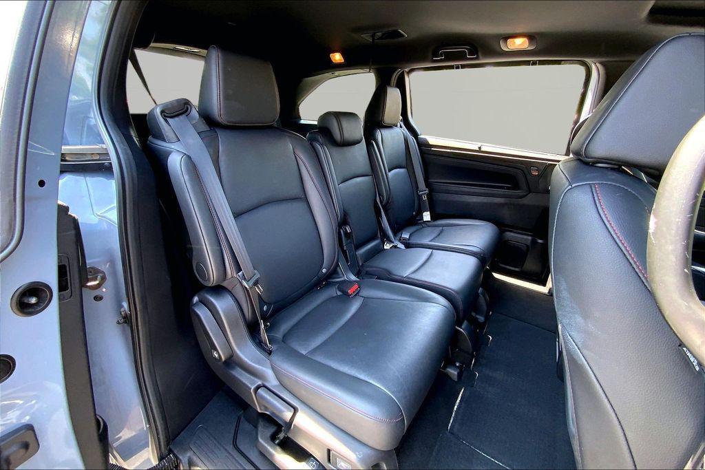 used 2025 Honda Odyssey car, priced at $38,533