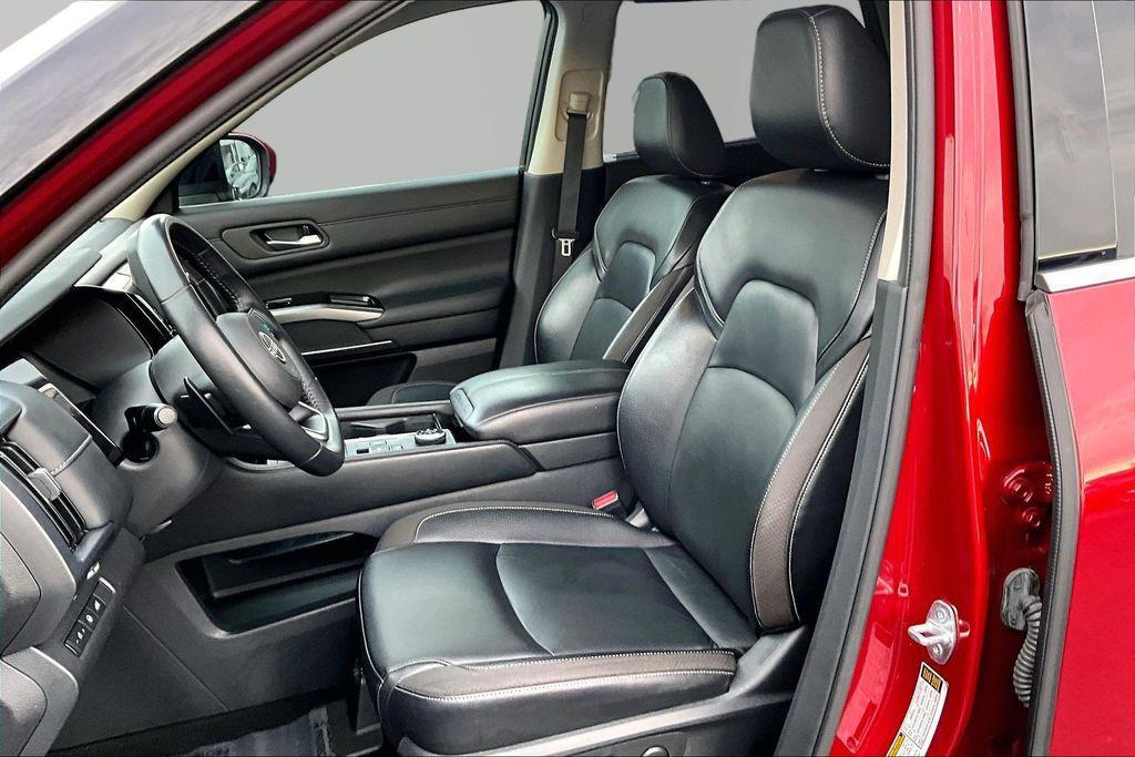 used 2022 Nissan Pathfinder car, priced at $31,278