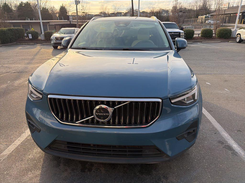 used 2023 Volvo XC40 car, priced at $27,142