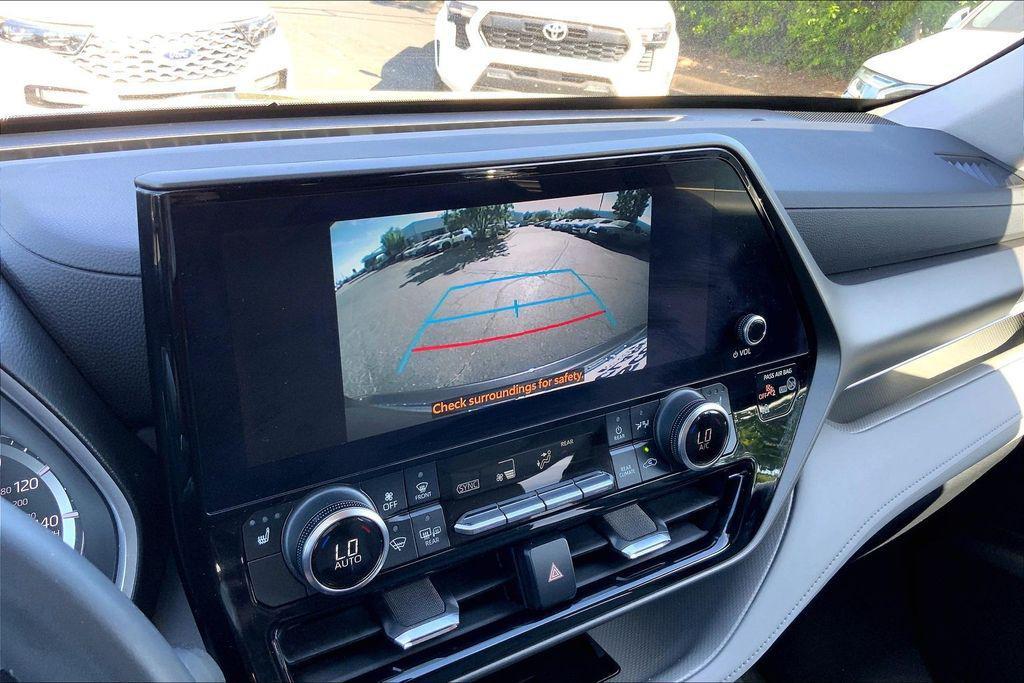 used 2023 Toyota Highlander car, priced at $40,700