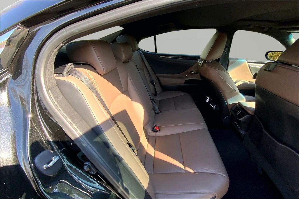 used 2023 Lexus ES 350 car, priced at $41,000