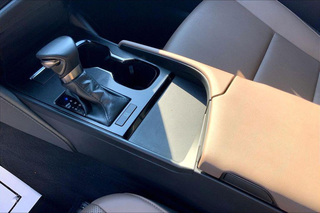 used 2023 Lexus ES 350 car, priced at $41,000