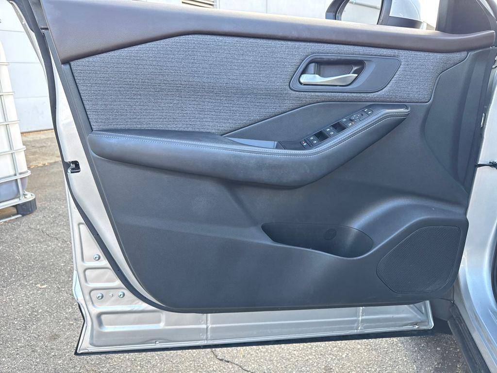 used 2022 Nissan Rogue car, priced at $21,293