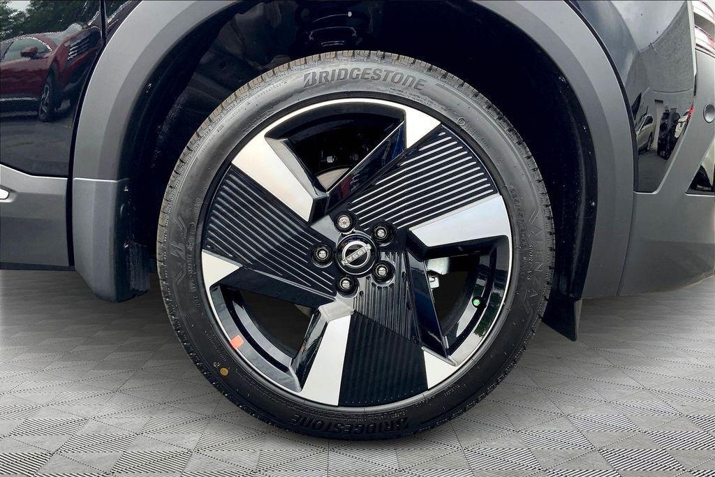 new 2025 Nissan Kicks car, priced at $25,265