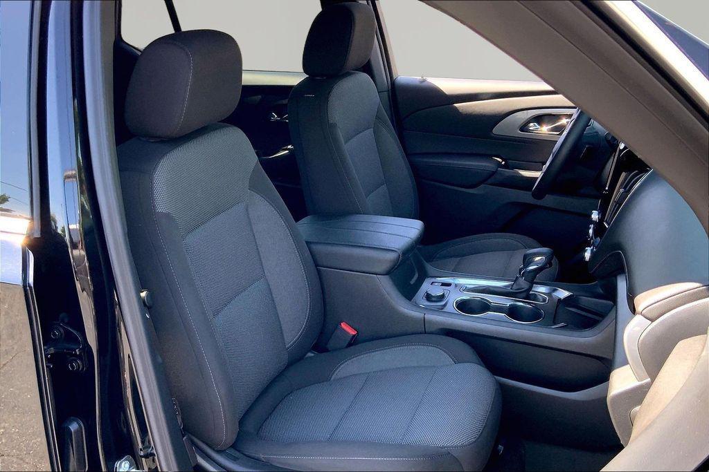 used 2023 Chevrolet Traverse car, priced at $32,457
