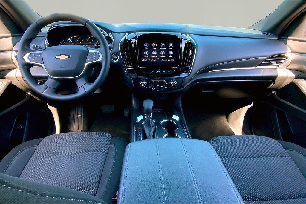 used 2023 Chevrolet Traverse car, priced at $32,457