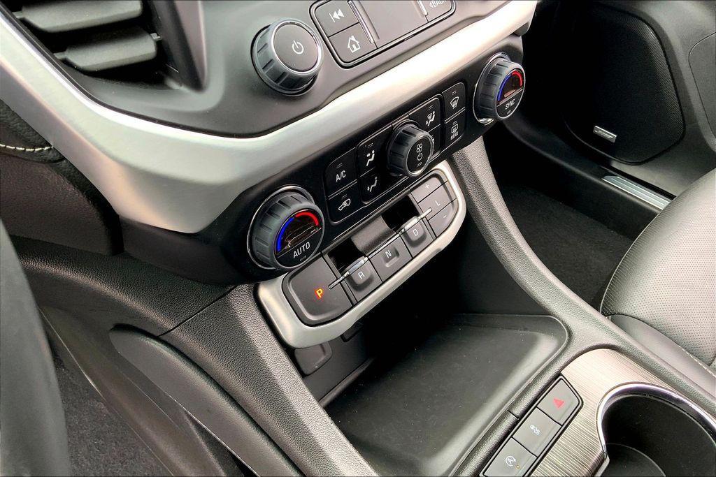 used 2023 GMC Acadia car, priced at $25,684