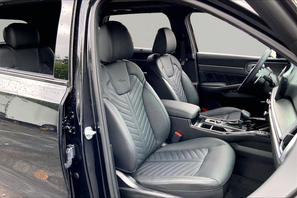 used 2025 Kia Sorento car, priced at $40,898