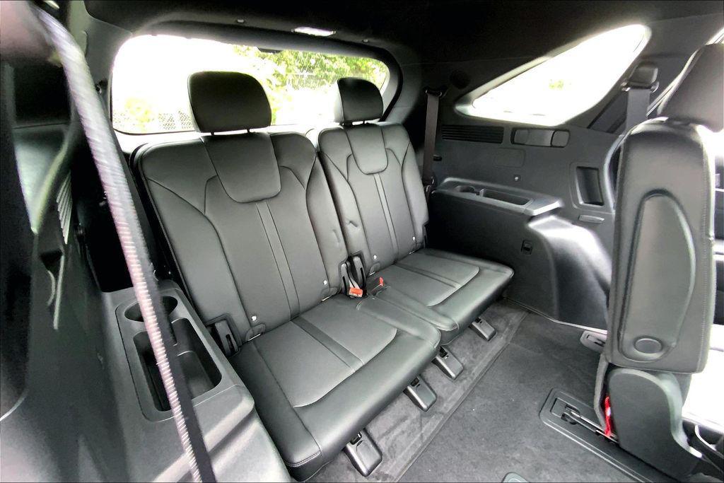 used 2025 Kia Sorento car, priced at $40,898