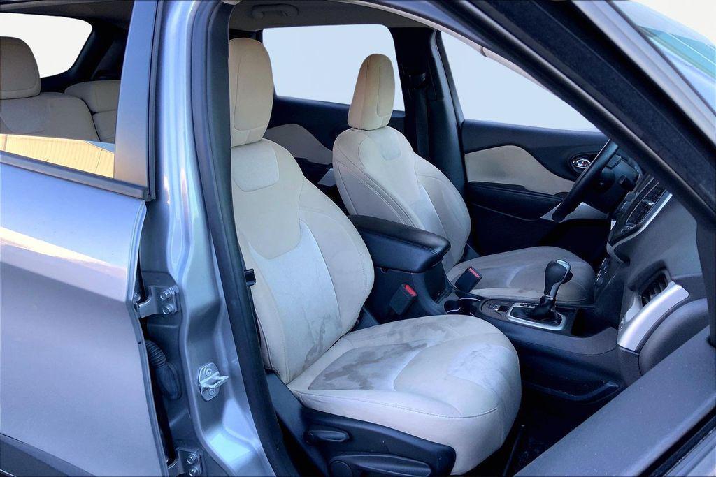 used 2017 Jeep Cherokee car, priced at $9,999