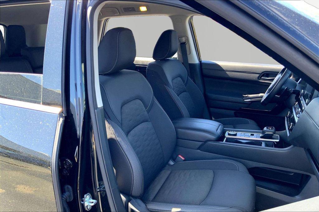 used 2025 Nissan Pathfinder car, priced at $35,850