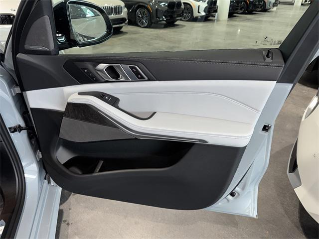 new 2026 BMW X7 car, priced at $100,785