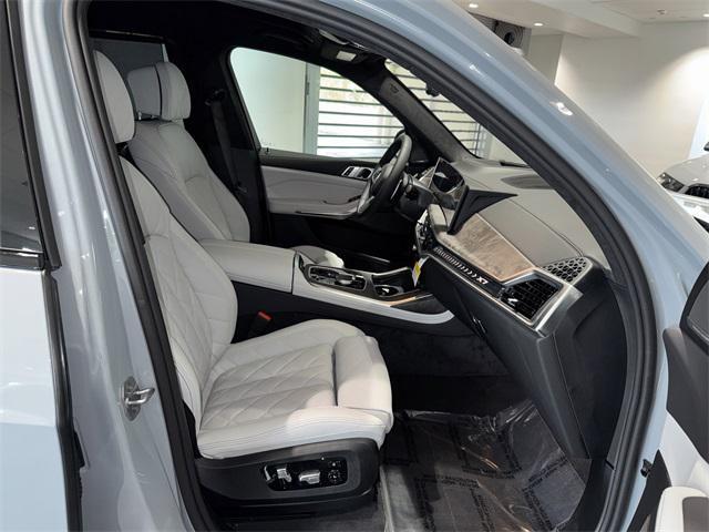 new 2026 BMW X7 car, priced at $100,785
