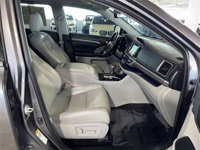 used 2019 Toyota Highlander car, priced at $23,253