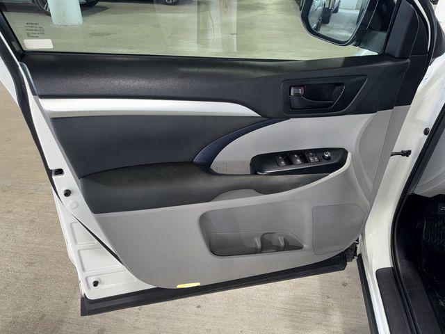 used 2019 Toyota Highlander car, priced at $21,836