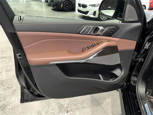 new 2026 BMW X7 car, priced at $102,405