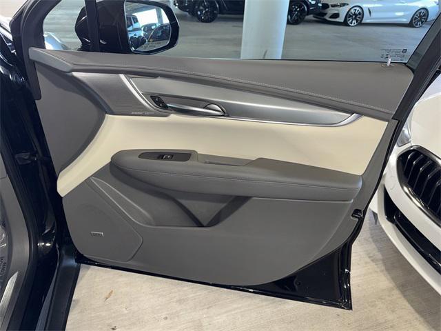 used 2022 Cadillac XT5 car, priced at $25,160