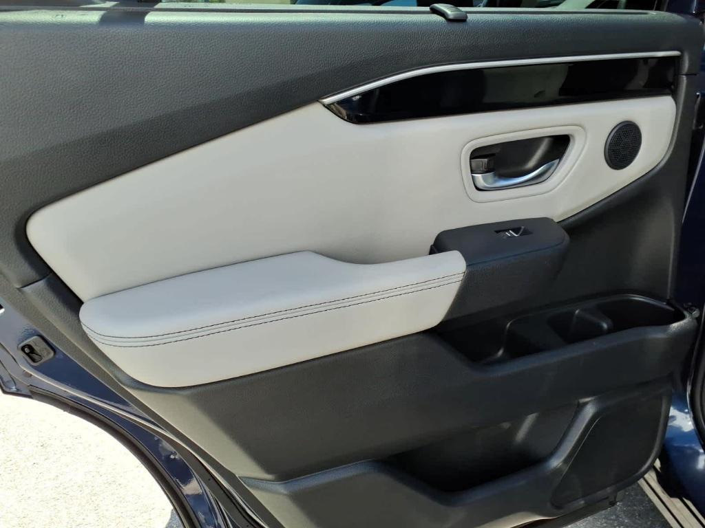 used 2023 Honda Pilot car, priced at $42,498