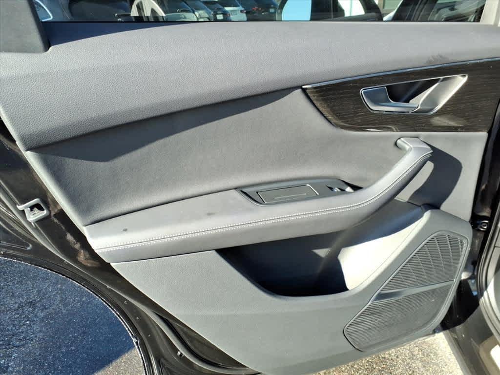 used 2025 Audi Q7 car, priced at $48,998