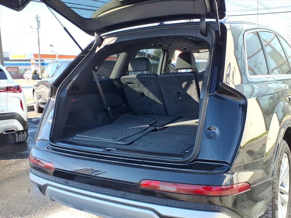 used 2025 Audi Q7 car, priced at $48,998