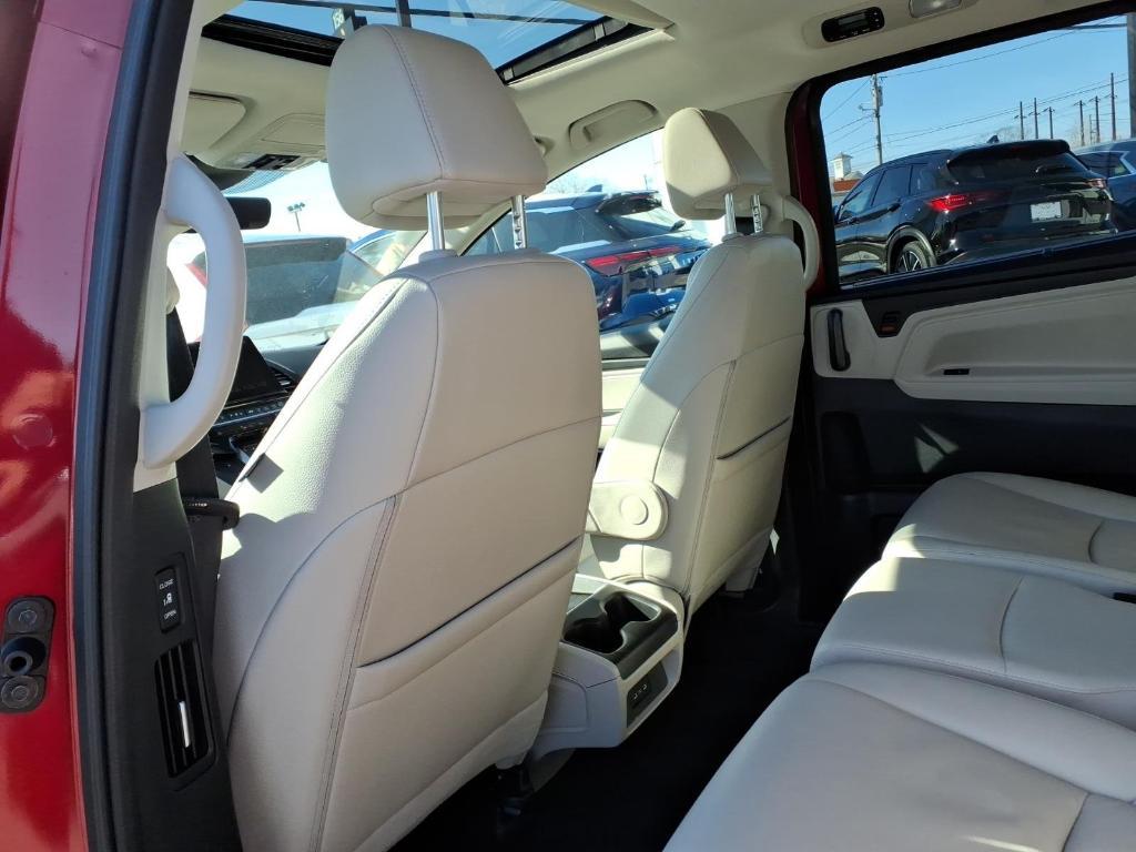 used 2025 Honda Odyssey car, priced at $36,374