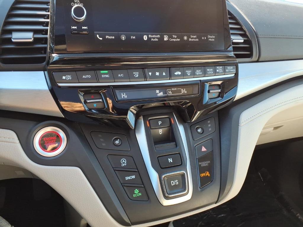 used 2025 Honda Odyssey car, priced at $36,374