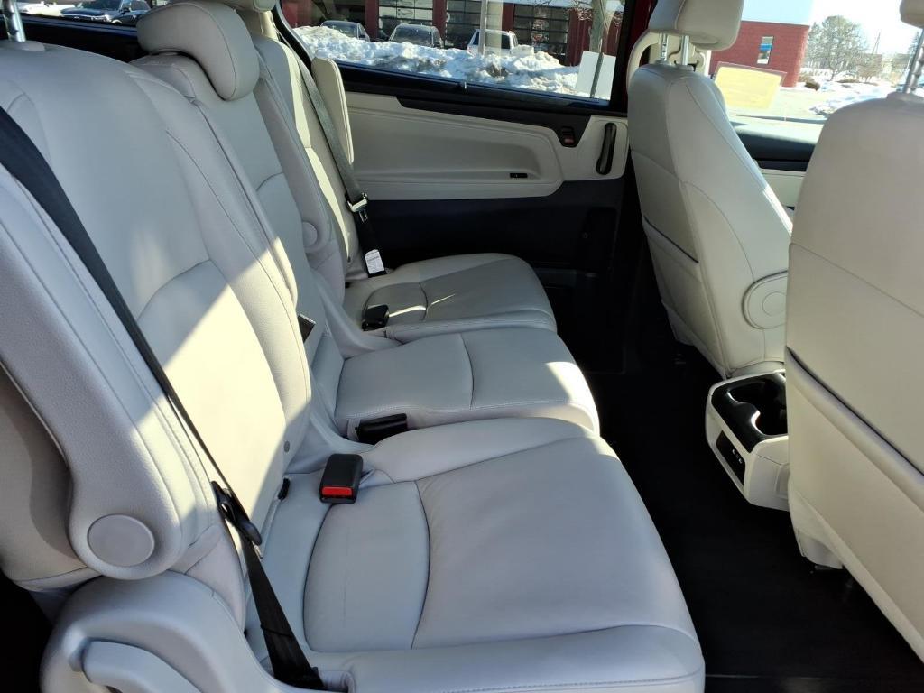 used 2025 Honda Odyssey car, priced at $36,374