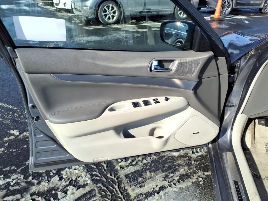 used 2015 INFINITI Q40 car, priced at $15,995