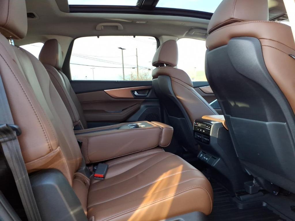 used 2023 Acura MDX car, priced at $41,997