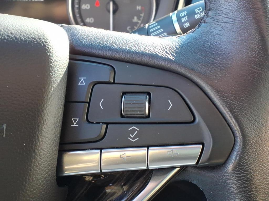 used 2023 Cadillac XT6 car, priced at $35,877