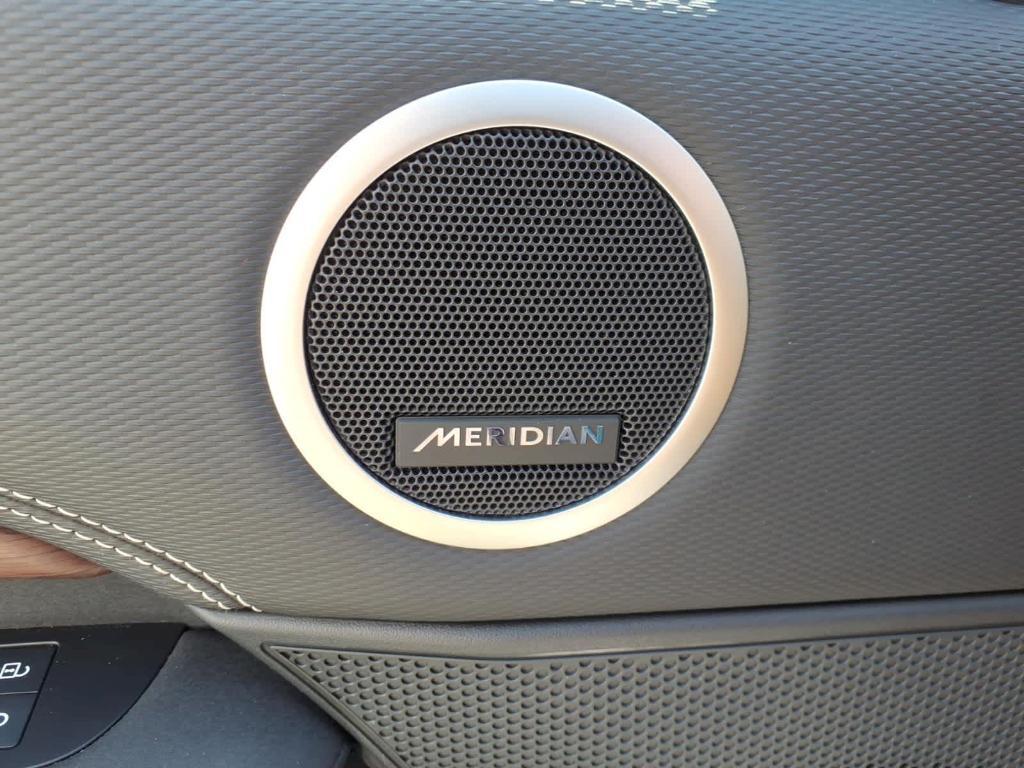 used 2024 Land Rover Discovery car, priced at $43,748