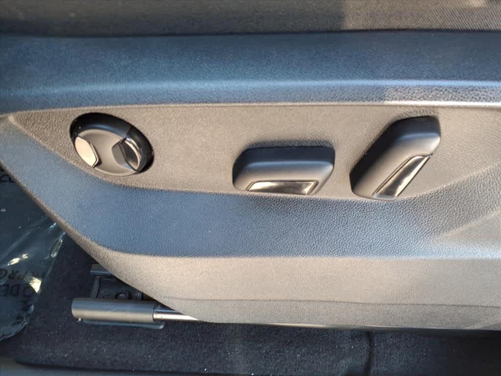 used 2021 Volkswagen Atlas car, priced at $21,950