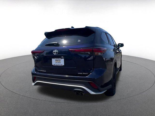 used 2025 Toyota Highlander car, priced at $42,499