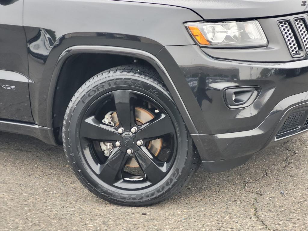 used 2015 Jeep Grand Cherokee car, priced at $13,607