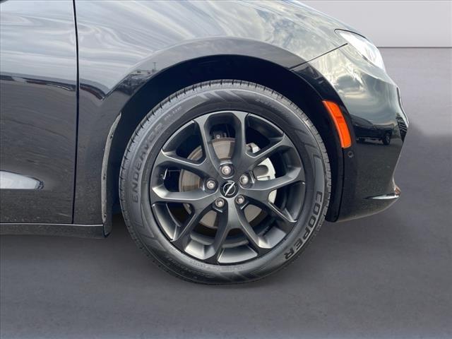 used 2024 Chrysler Pacifica car, priced at $38,965