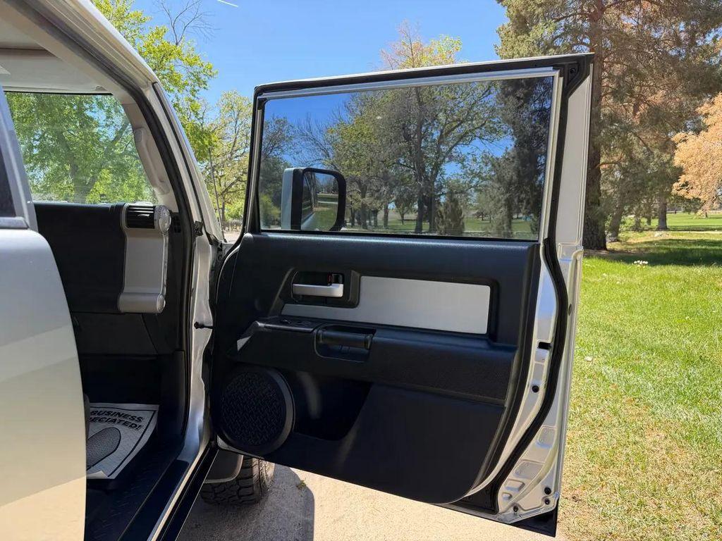 used 2007 Toyota FJ Cruiser car, priced at $16,995