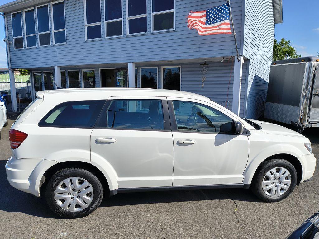 2015 white Dodge Journey