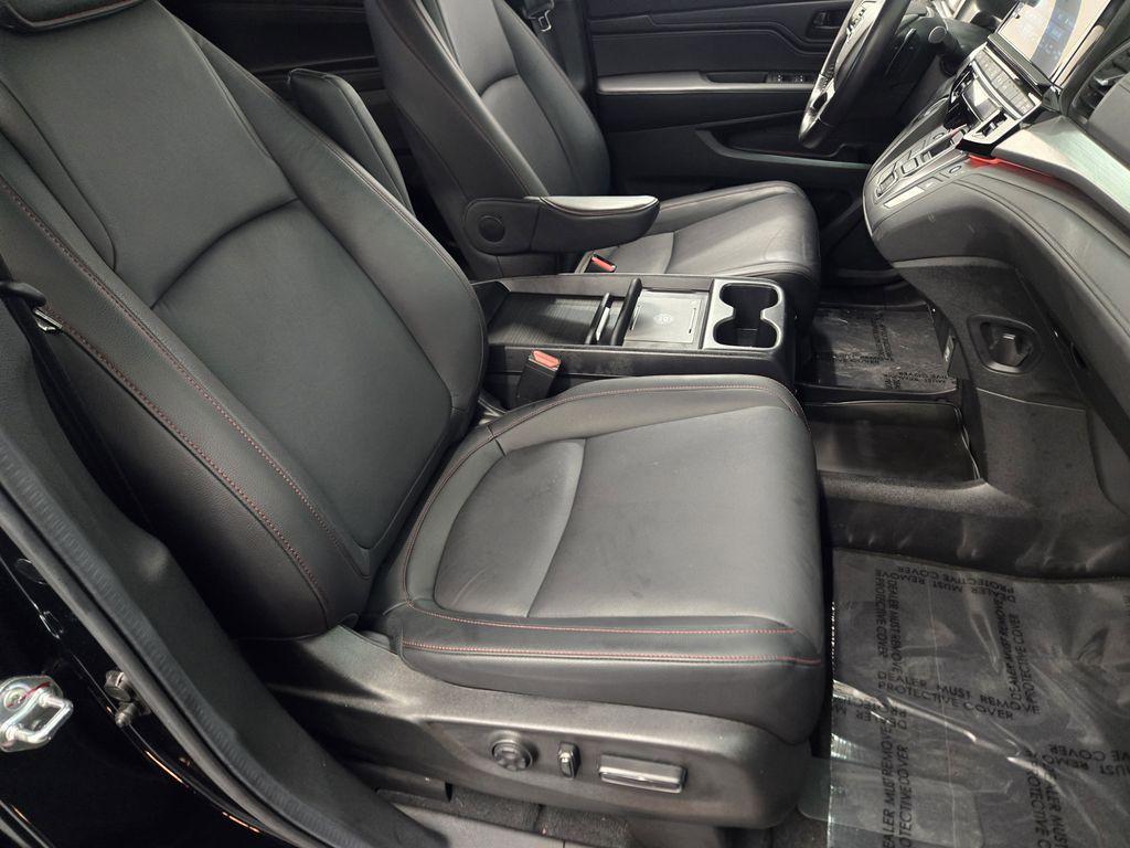 used 2025 Honda Odyssey car, priced at $37,264