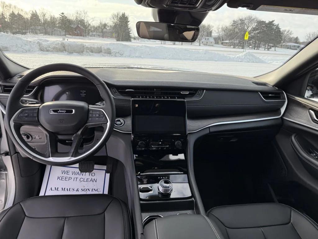 new 2025 Jeep Grand Cherokee car, priced at $52,480
