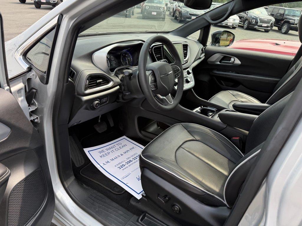 used 2026 Chrysler Pacifica car, priced at $38,989