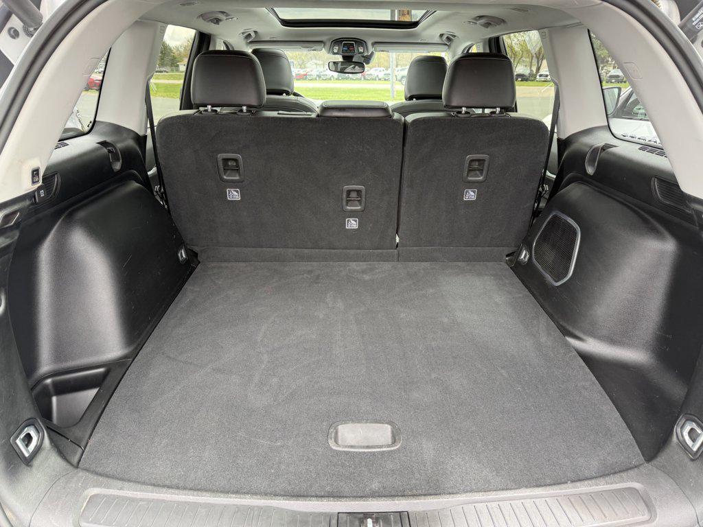 used 2022 Jeep Grand Cherokee car, priced at $27,990