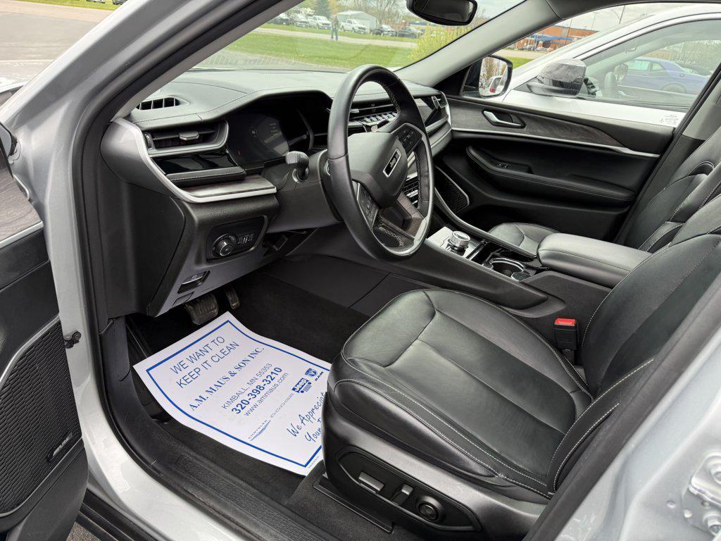 used 2022 Jeep Grand Cherokee car, priced at $27,990