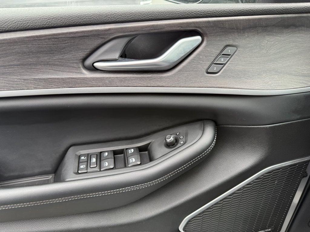 used 2022 Jeep Grand Cherokee car, priced at $27,990