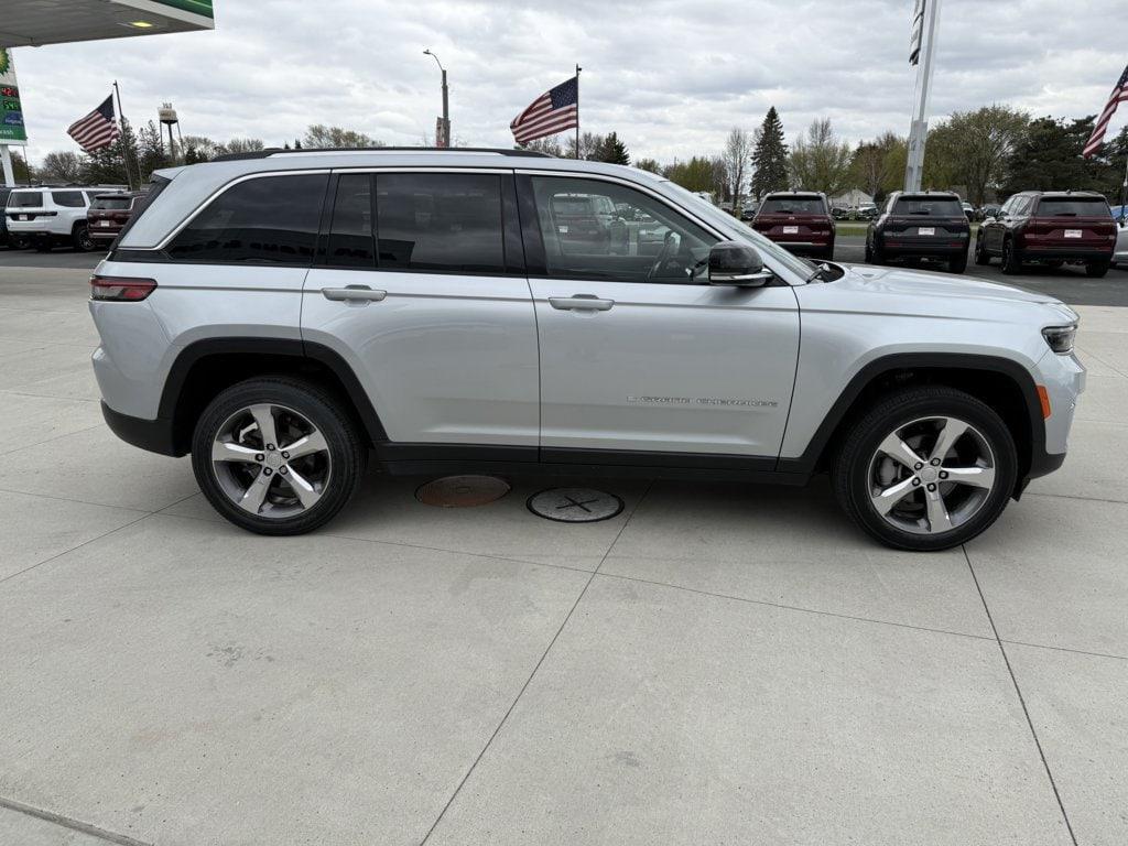 used 2022 Jeep Grand Cherokee car, priced at $27,990